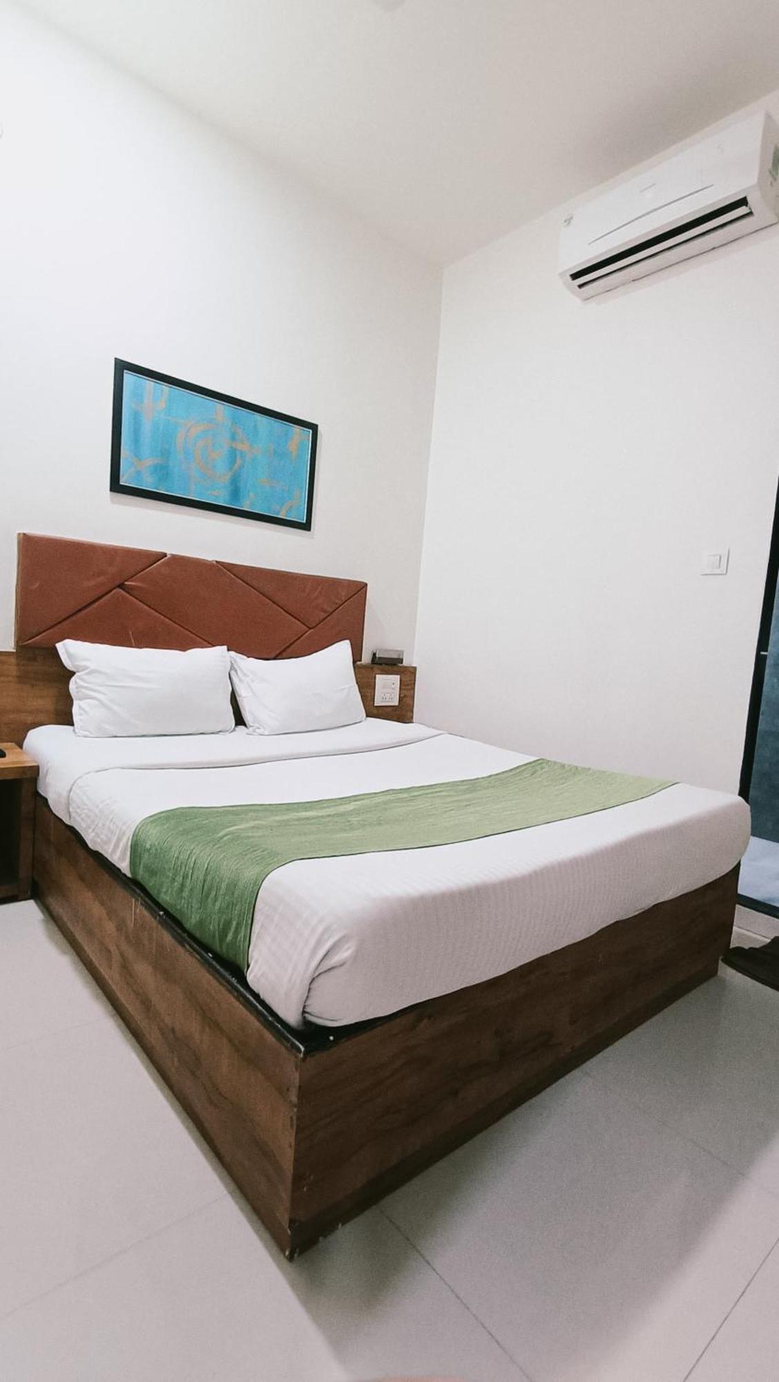 Hotel Comfort- Andheri West Mumbai Ngoại thất bức ảnh